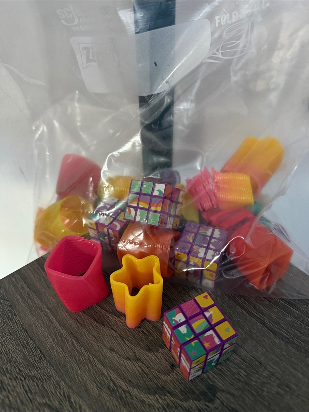 Kids Fidget Toys Sensory Twist Cubes and Shape Slinkies - Pink & Yellow
